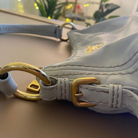 Authentic cream/white Prada shoulder bag used - Picture 2 of 16